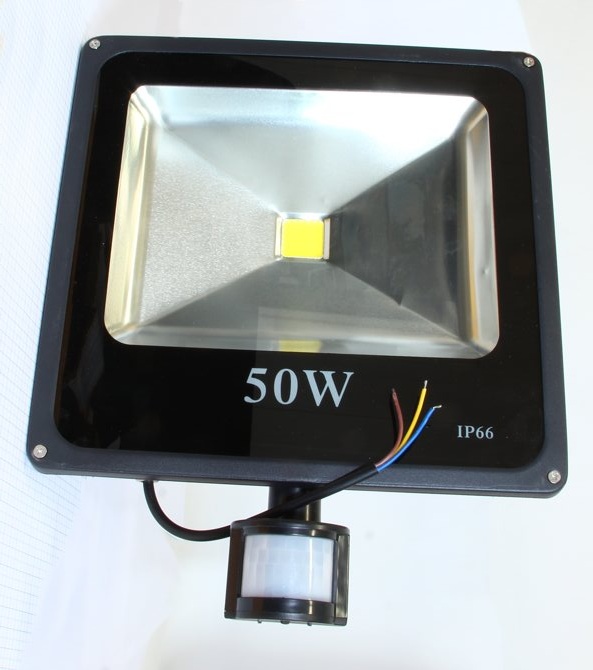 Senzorový LED Reflektor BELLIGHT 230V 50W s čidlom PIR nahrádza 210W halogénový